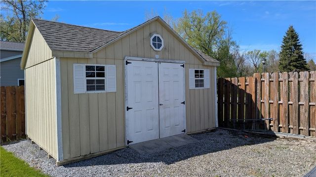 11 Barns Court, Greece, NY 14612
