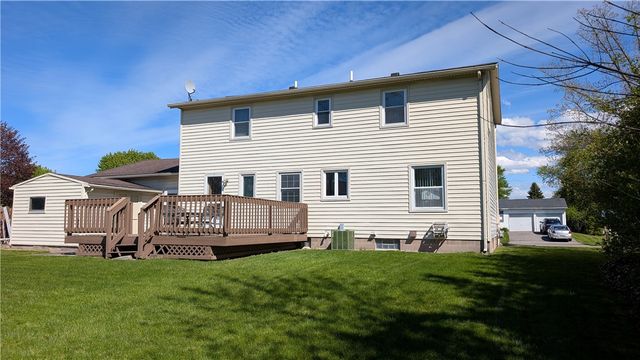 11 Barns Court, Greece, NY 14612