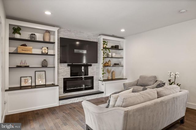 885 SPRING VIEW DR, Southampton, PA 18966