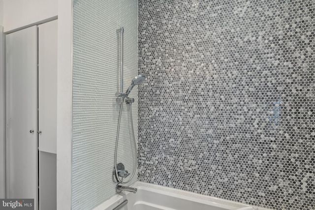 885 SPRING VIEW DR, Southampton, PA 18966