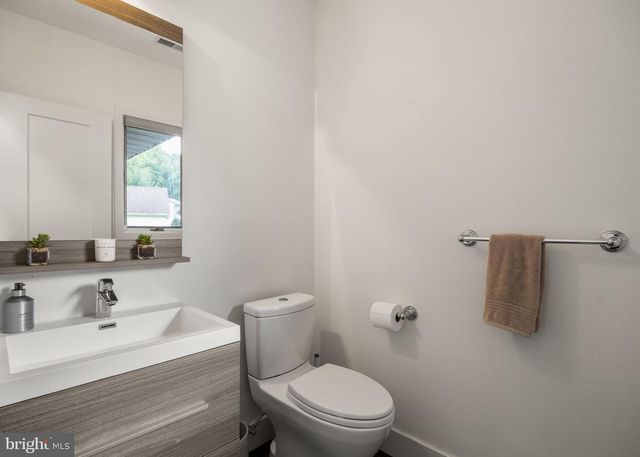 885 SPRING VIEW DR, Southampton, PA 18966