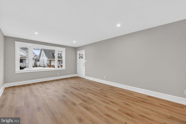 28 DUBOIS AVE, Woodbury, NJ 08096