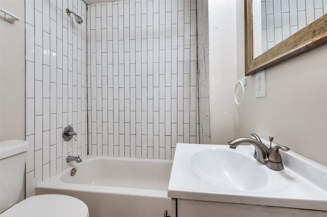 2415 Bethurum Avenue, Dallas, TX 75215