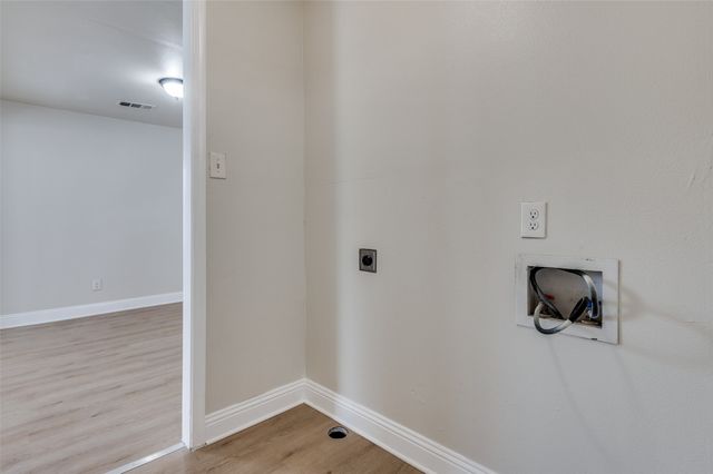 2415 Bethurum Avenue, Dallas, TX 75215