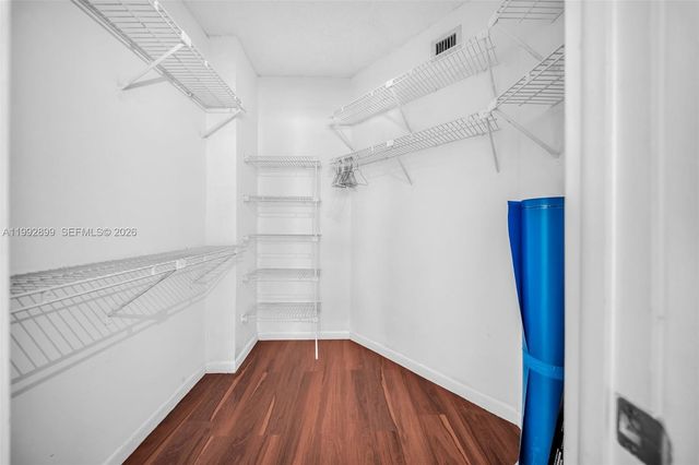 8290 Lake Dr 514, Doral, FL 33166