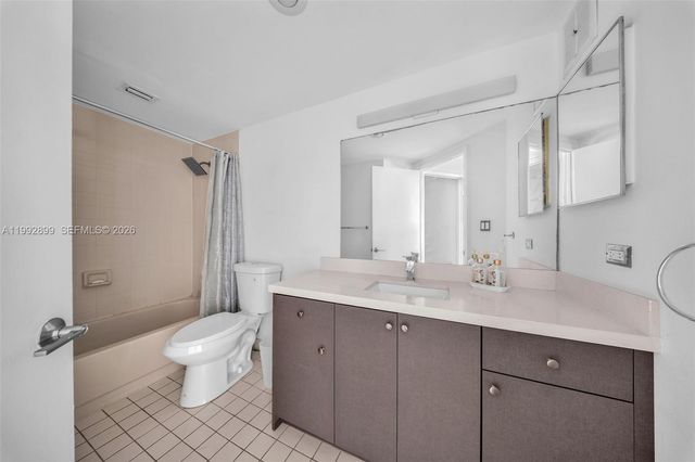 8290 Lake Dr 514, Doral, FL 33166