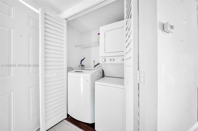 8290 Lake Dr 514, Doral, FL 33166