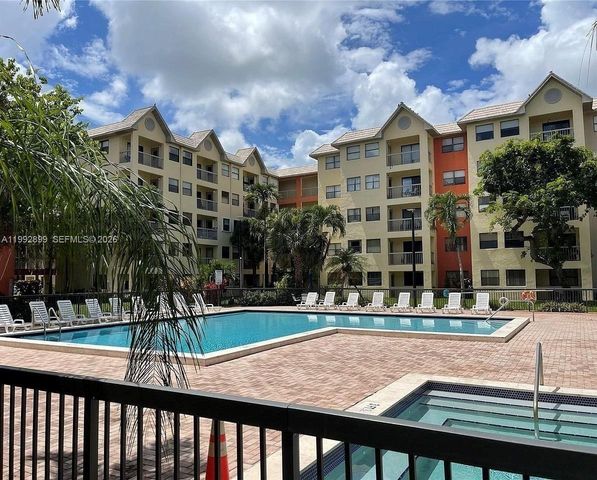 8290 Lake Dr 514, Doral, FL 33166