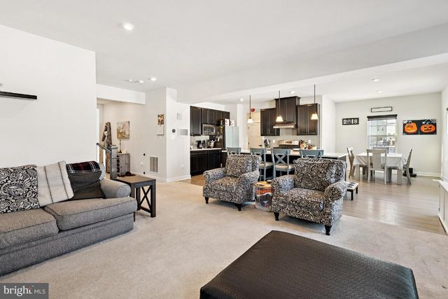 25 MATTHEWS ST, Williamstown, NJ 08094