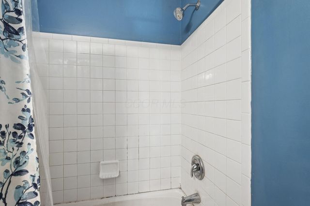 6109 Woodsboro Drive, Columbus, OH 43228