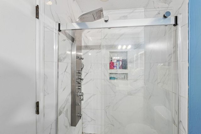 6109 Woodsboro Drive, Columbus, OH 43228