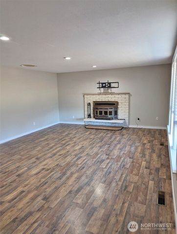 6106 6th Street NE, Tacoma, WA 98422