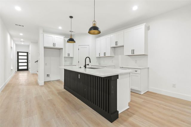 4230 Aztec, Dallas, TX 75216