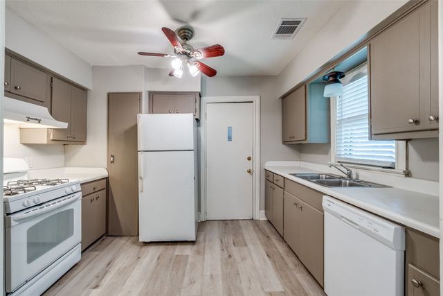 6104 Victor Street, Dallas, TX 75214