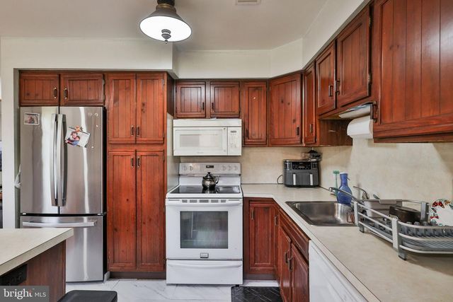 8332 WILLOW RUN, Fogelsville, PA 18051