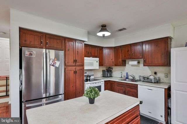 8332 WILLOW RUN, Fogelsville, PA 18051