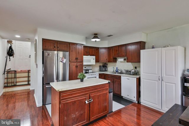 8332 WILLOW RUN, Fogelsville, PA 18051