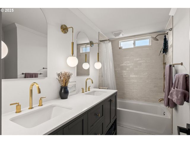 22692 Sw HIGHLAND Dr, Sherwood, OR 97140