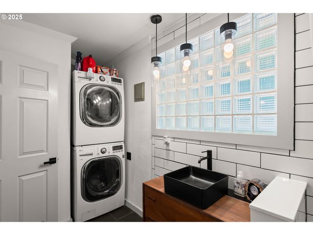 22692 Sw HIGHLAND Dr, Sherwood, OR 97140