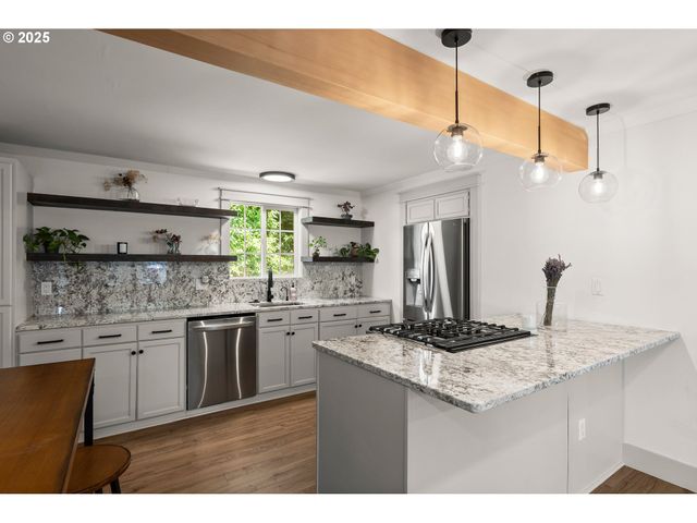 22692 Sw HIGHLAND Dr, Sherwood, OR 97140