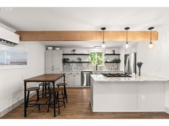 22692 Sw HIGHLAND Dr, Sherwood, OR 97140