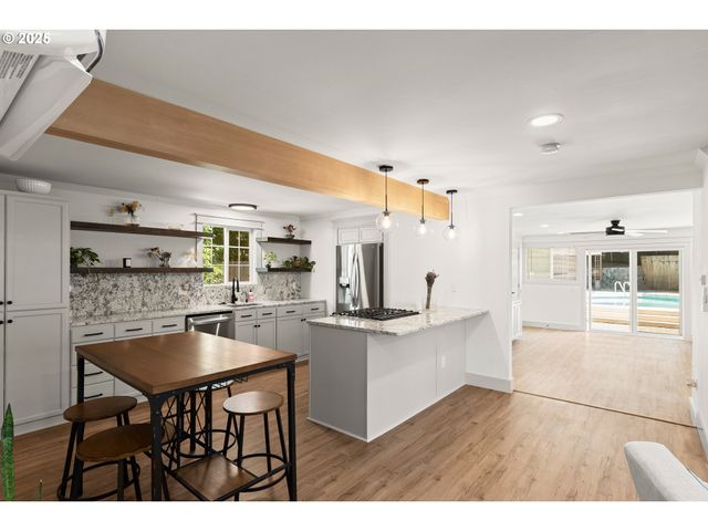 22692 Sw HIGHLAND Dr, Sherwood, OR 97140