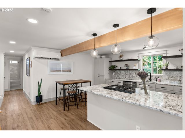 22692 Sw HIGHLAND Dr, Sherwood, OR 97140