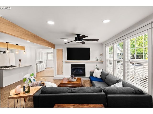 22692 Sw HIGHLAND Dr, Sherwood, OR 97140