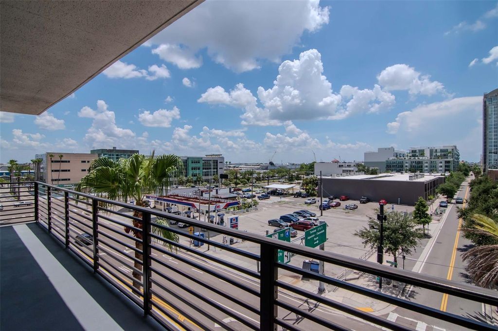 Image 16 of property listing at 1208 E KENNEDY BOULEVARD 419, Tampa, FL 33602