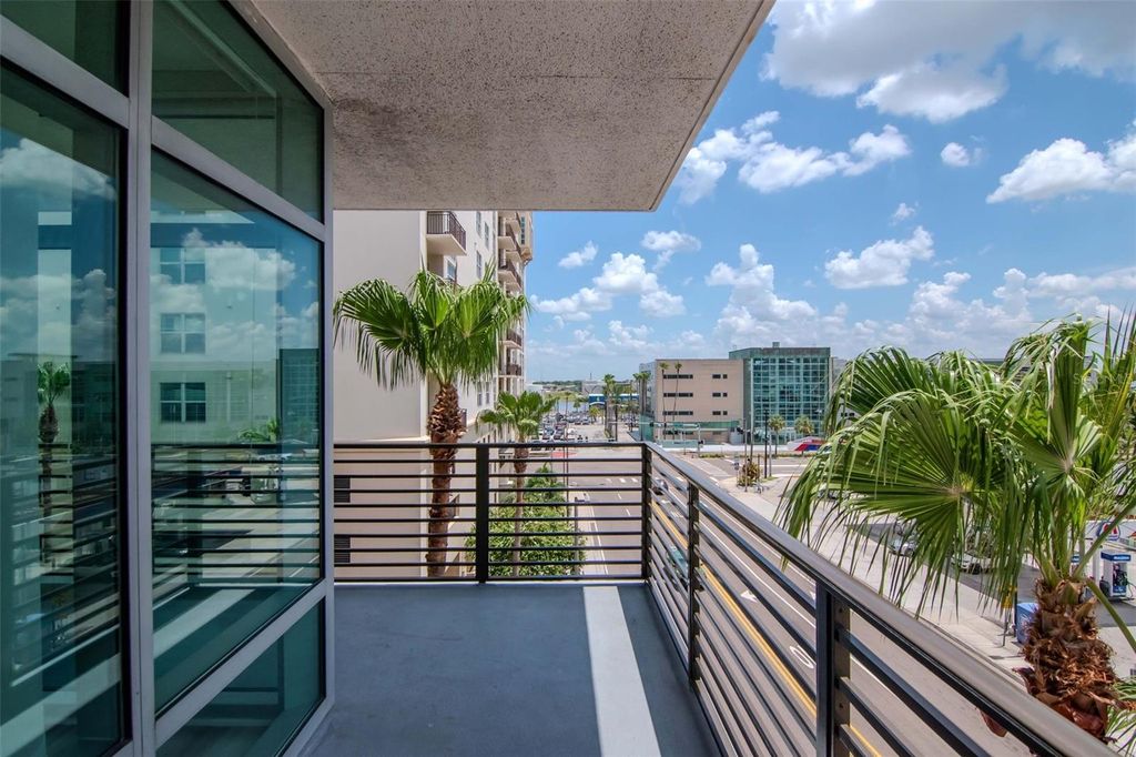 Image 22 of property listing at 1208 E KENNEDY BOULEVARD 419, Tampa, FL 33602