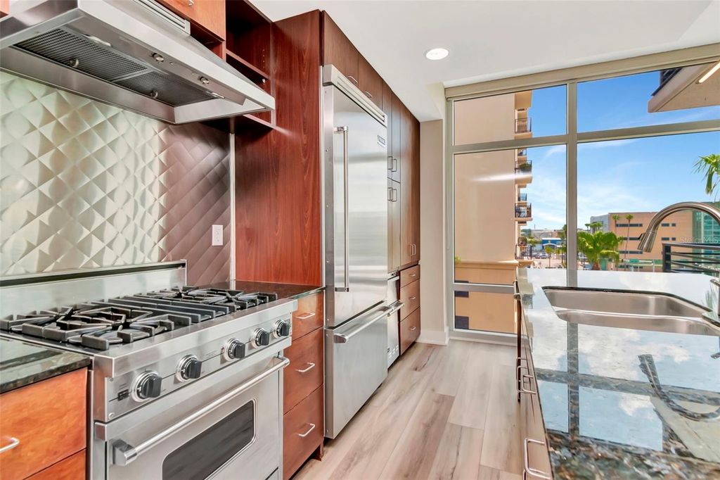 Image 4 of property listing at 1208 E KENNEDY BOULEVARD 419, Tampa, FL 33602