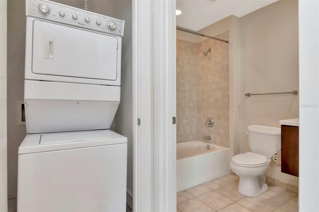Image 39 of property listing at 1208 E KENNEDY BOULEVARD 419, Tampa, FL 33602