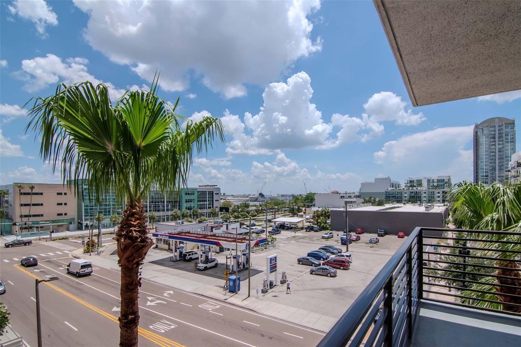 Image 45 of property listing at 1208 E KENNEDY BOULEVARD 419, Tampa, FL 33602