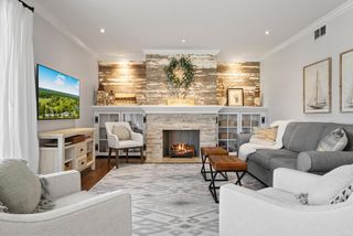 352 County Road B #7, Fontana, WI 53125