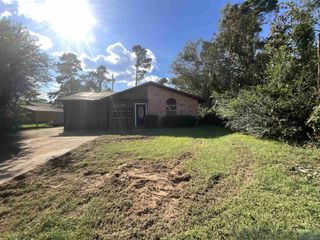 609 N Sunnybrook St, Lone Star, TX 75668