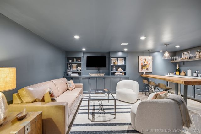 2116 S Peoria Avenue, Tulsa, OK 74114