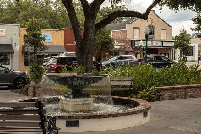 111 E Carolina Avenue, Summerville, SC 29483