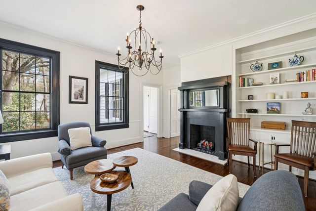 111 E Carolina Avenue, Summerville, SC 29483