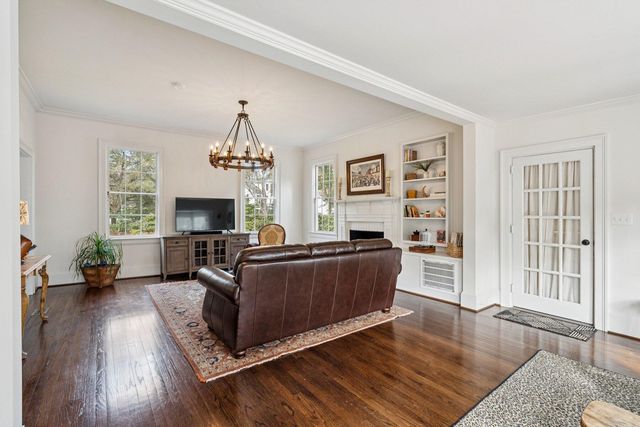 111 E Carolina Avenue, Summerville, SC 29483