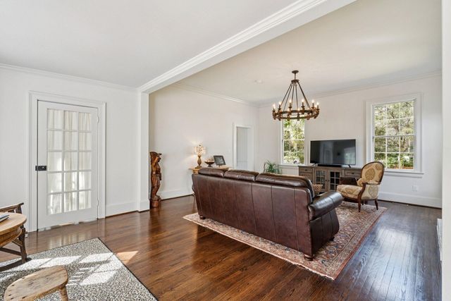 111 E Carolina Avenue, Summerville, SC 29483