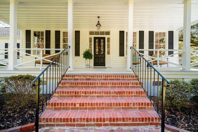 111 E Carolina Avenue, Summerville, SC 29483