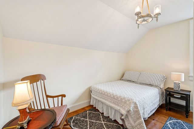 111 E Carolina Avenue, Summerville, SC 29483