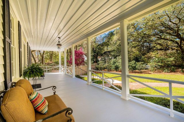 111 E Carolina Avenue, Summerville, SC 29483