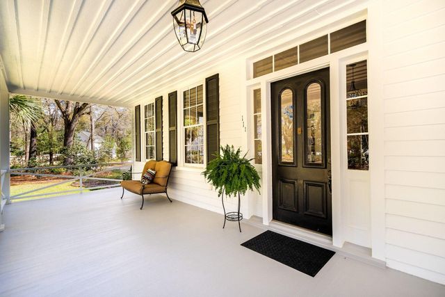 111 E Carolina Avenue, Summerville, SC 29483