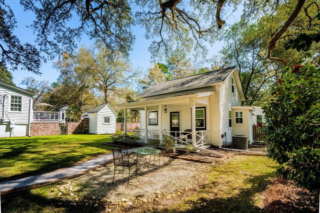 111 E Carolina Avenue, Summerville, SC 29483