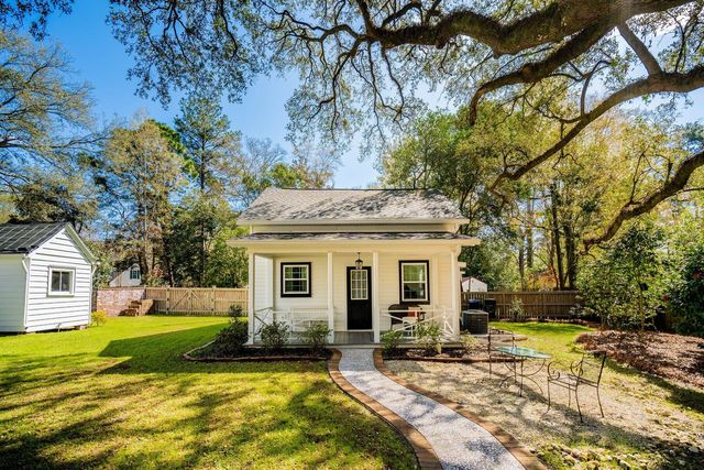 111 E Carolina Avenue, Summerville, SC 29483