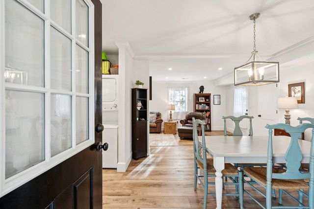 111 E Carolina Avenue, Summerville, SC 29483