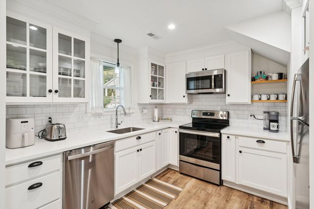 111 E Carolina Avenue, Summerville, SC 29483