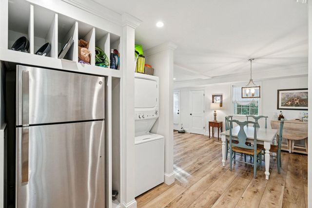 111 E Carolina Avenue, Summerville, SC 29483