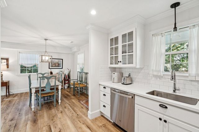 111 E Carolina Avenue, Summerville, SC 29483